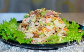 Салаты с копченой колбасой и кукурузой: 10 лучших рецептов