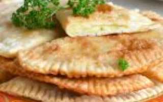 Чебуреки с картошкой. Рецепт на сковороде, в духовке с сыром, грибами, фаршем, мясом, луком